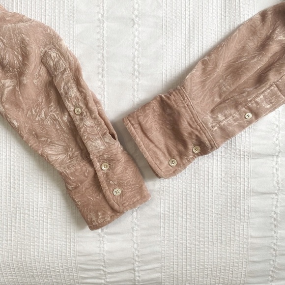 ARITZIA WILFRED LE FOU SILK BLEND CRISTOL PINK CRUSHED VELVET BUTTON DOWN SHIRT - Picture 7 of 9